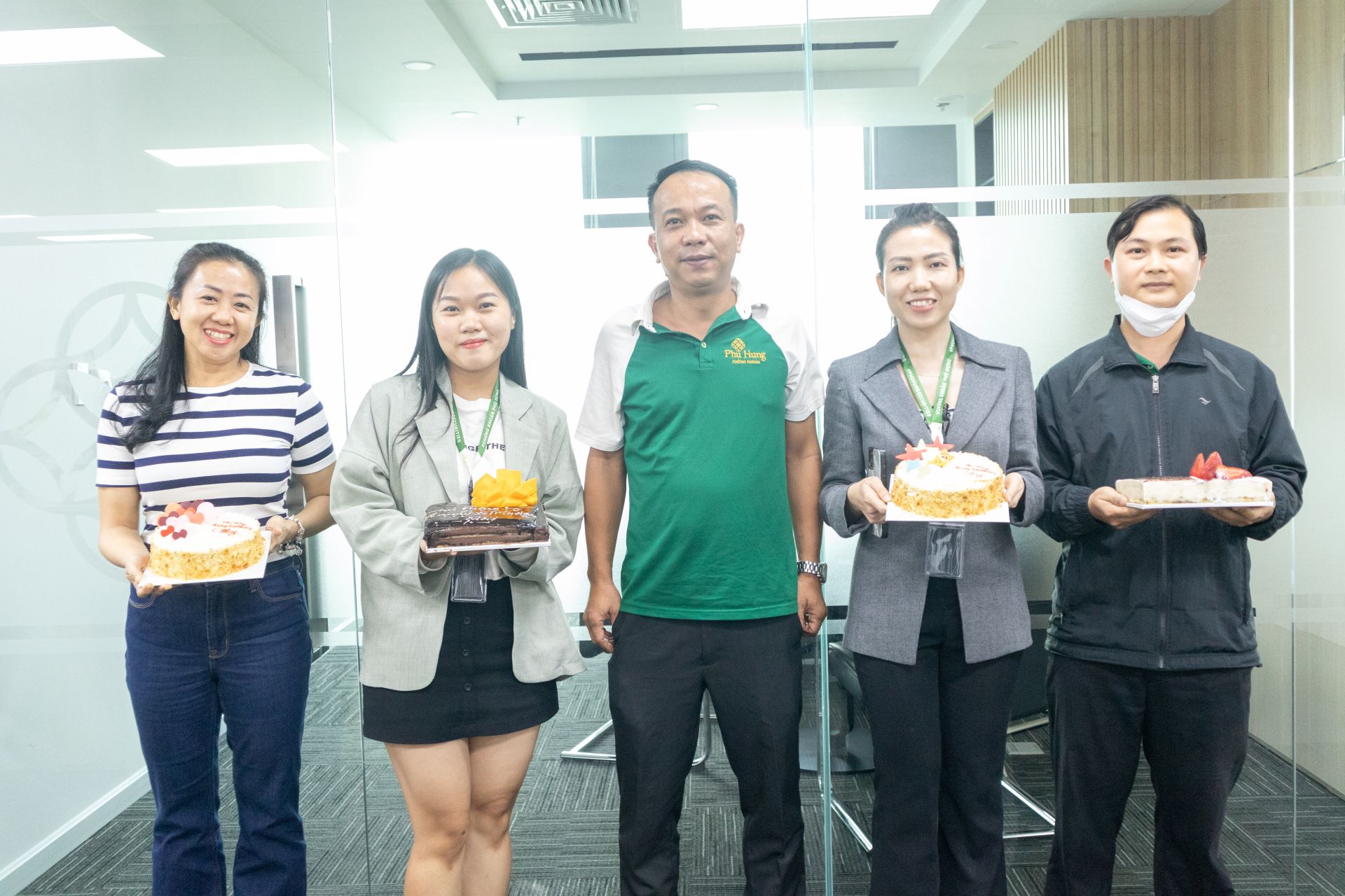 [HAPPY HOUR - THÁNG 5] CHÚC MỪNG SINH NHẬT CÁC ANH CHỊ NHÂN VIÊN HÀNG THÁNG