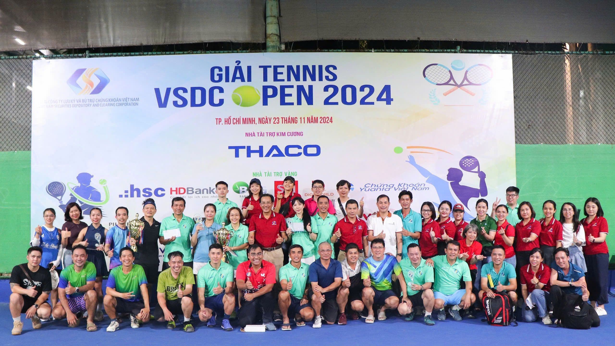 CHỨNG KHOÁN PHÚ HƯNG KHUẤY ĐỘNG TẠI GIẢI TENIS VSD MỞ RỘNG 2024