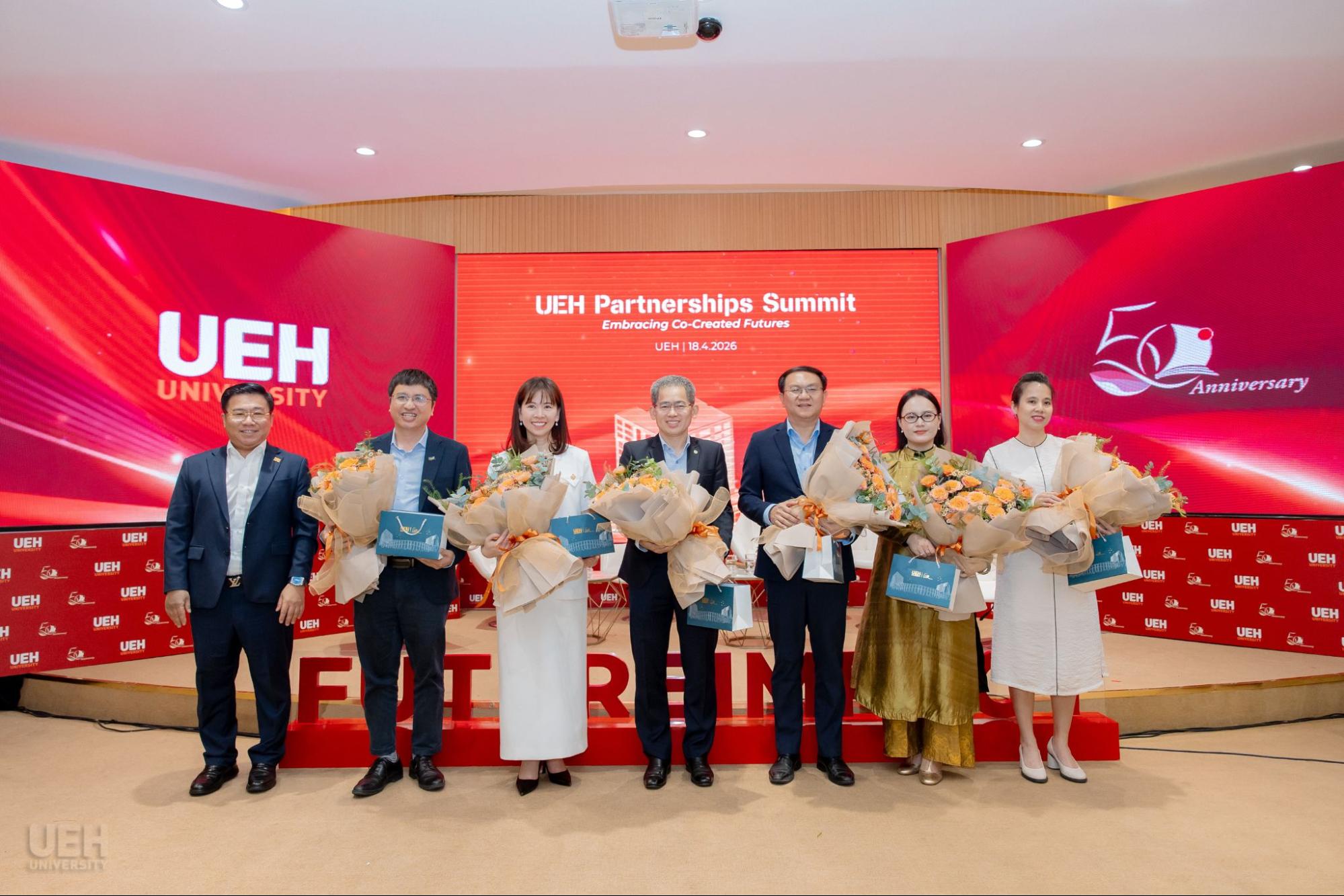 SUN GROUP ĐỒNG HÀNH ƯƠM MẦM NGUỒN NHÂN LỰC CHẤT LƯỢNG CAO, BỀN VỮNG CÙNG ĐẠI HỌC KINH TẾ THÀNH PHỐ HỒ CHÍ MINH (UEH)