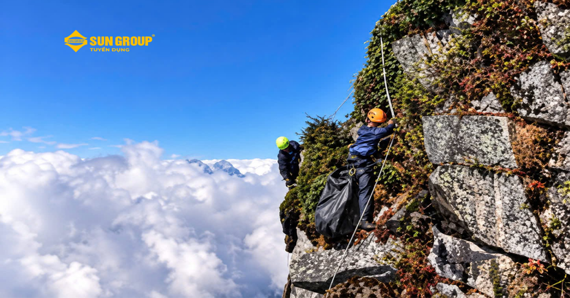 NHỮNG “TARZAN” THẦM LẶNG GIỮ GÌN VẺ ĐẸP FANSIPAN